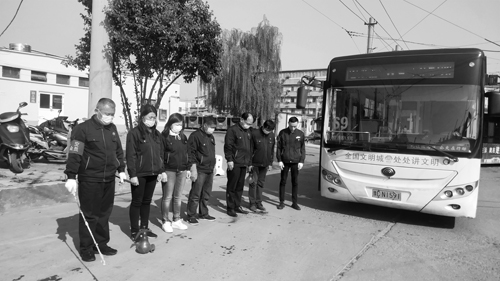 這一刻，洛陽公交人深切哀悼